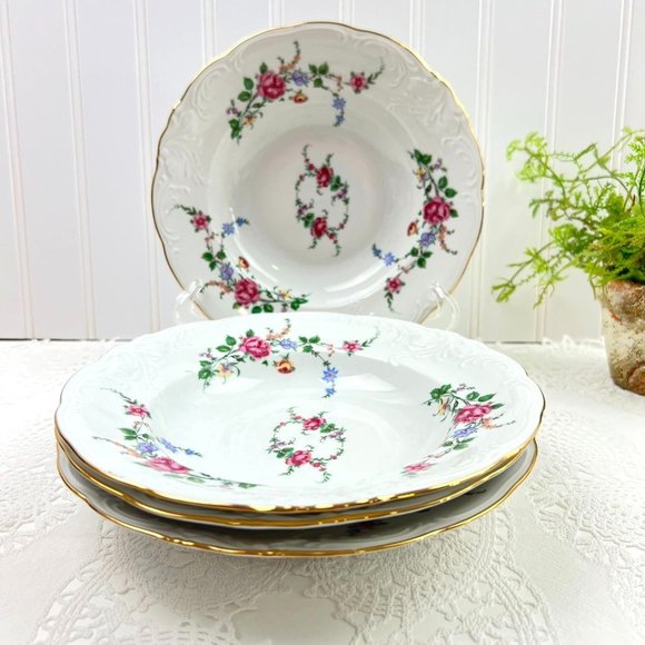 Wawel 4 Rimmed China Soup Bowls Poland Embossed Scalloped White Pink Roses - Picture 1 of 12